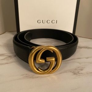 Black leather Gucci belt